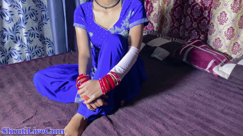 ShrutiLiveCum: Desi Village Hot Girl