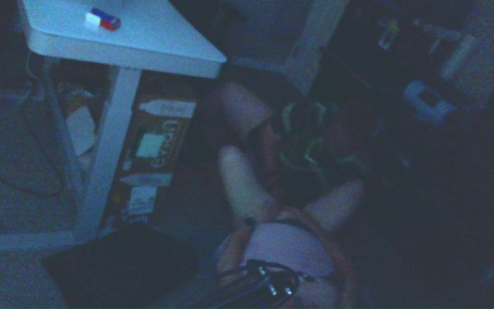 Horny Ginger: Bww lamiendo anal coño con chorreo de leche y luego...