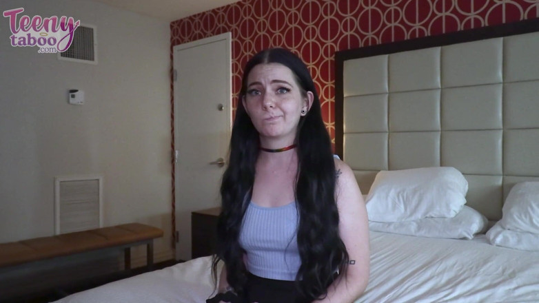 Teenytaboo: Lily 세일즈걸 애널