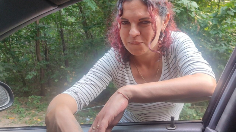 DirtyLubov: Scopata all'aperto sulla macchina
