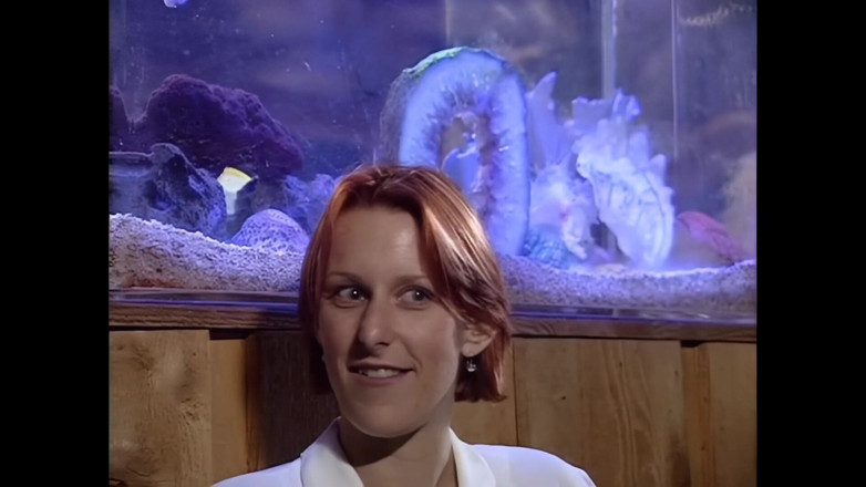 Bewitched!: Nocna kąpiel dla dwóch cheerleaderek chętnych do lizania cipki