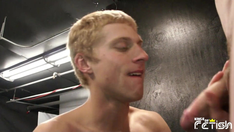 Gay Diaries: Nadržený tetovaný chlap dostane jeho zadek ošukaný blonďatým chlapem poté,...