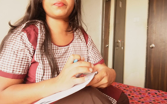 Mumbai Ashu: 大きな胸のデシ系大学生ティーンが教師に見つかり犯される