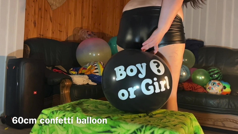BeachBallsDuo: 16 olika typer av ballonger krossade av Bigbootylucys 100 kg! 2 kameror...