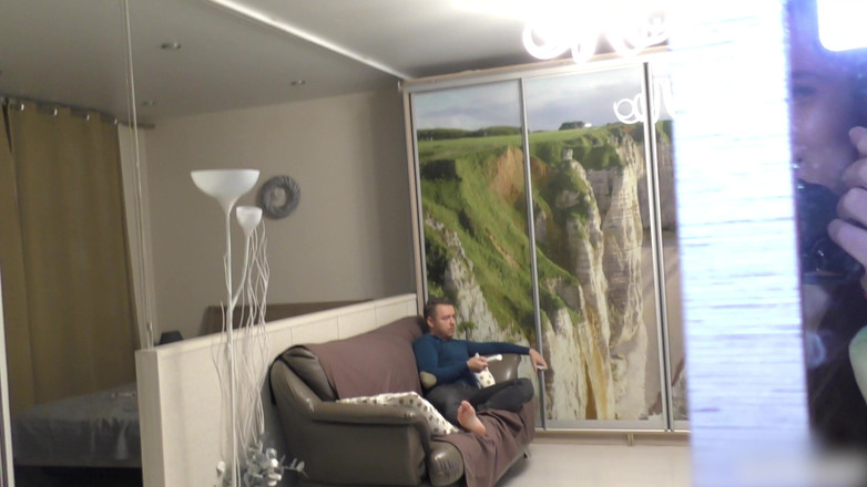 Beekeeper: A Real Student Party in Pajamas! Girls Harass a Guy