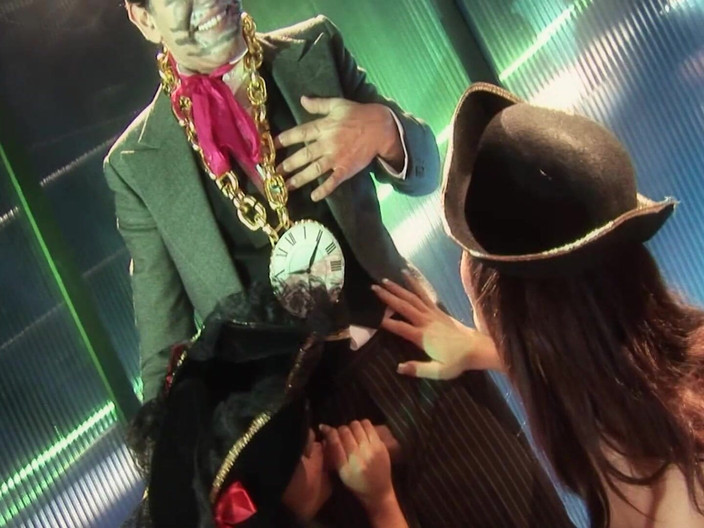 The Window of Sex: Hårda slampor scen-1_orgy av vänner klädd som pirater dela sprut