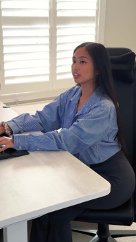 女朋友海莉的大奶子和巨大的屁股让我狂野一整天