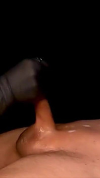 Pistando una polla larga y sensual para correrse en super cámara lenta a una gran carga