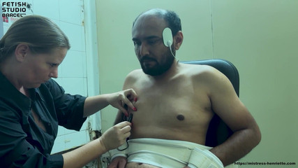 Mistress Henriette: Renkler - Black Site 3'ten Oturum Sahnesi