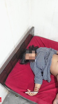 Un mari baise sa femme enceinte de 7 mois, éjaculation dans la chatte