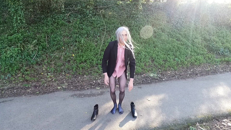 The Midnight Minx: Minx mid walk - eliminación de bragas