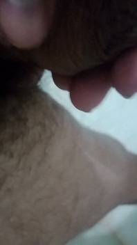 Desi Big Bull solo - grosso cazzo e sborrata pesante