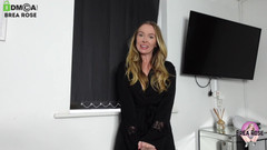 Brea Rose: Chị kế vũ nữ thoát y dâm đãng