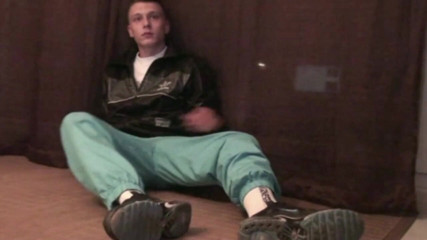 Sneaker gay: Solo masturbation with sneakers for q straight boy