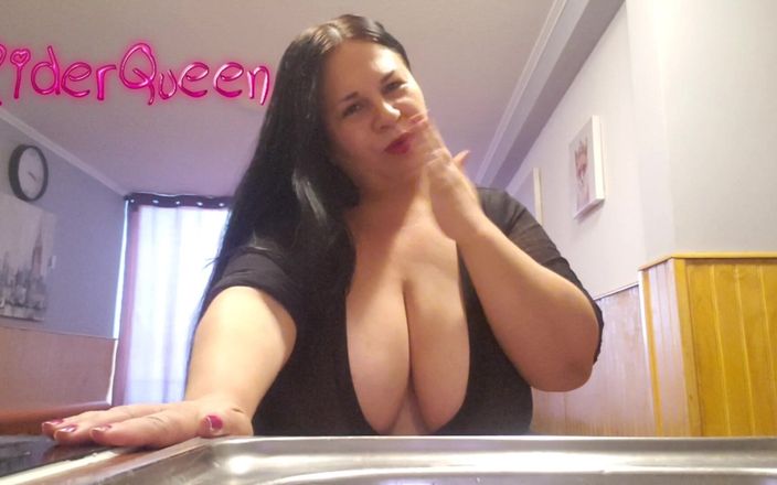 Riderqueen BBW Step Mom Latina Ebony: Máy bay bà già dọn dẹp nhà bếp vú to