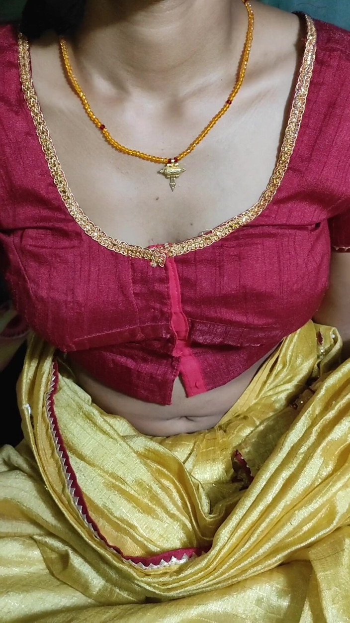 Gini272: บีบีส่าหรีเหลือง พูดภาษาฮินดี นอกใจสามี เย็ดกับแฟนหนุ่ม
