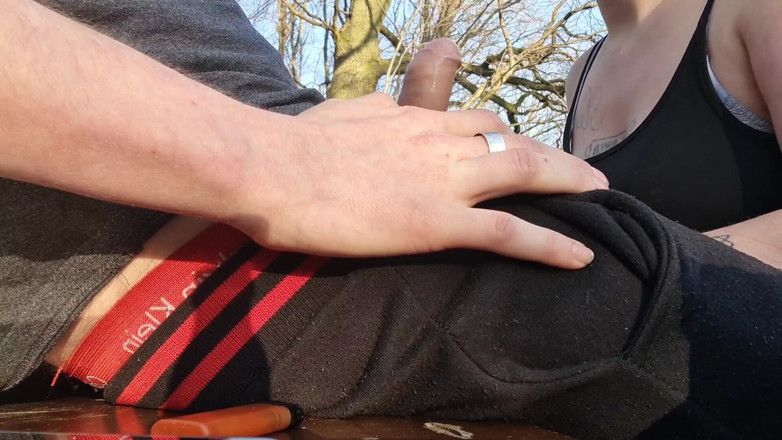 Xmzantroph: Risky outdoor blowjob