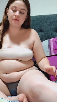 Le Burrito géant de Nicole se fait fourrer et ballonner des sodas