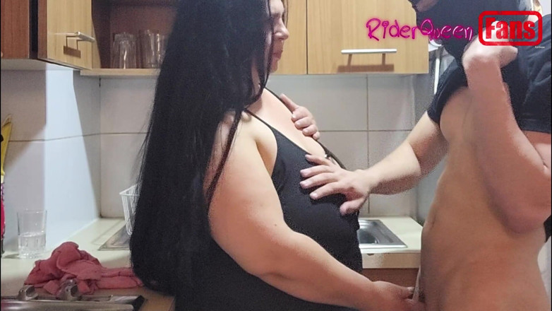 Riderqueen: Videoclipuri pentru fani; Riderqueen Fantezii în bucătărie