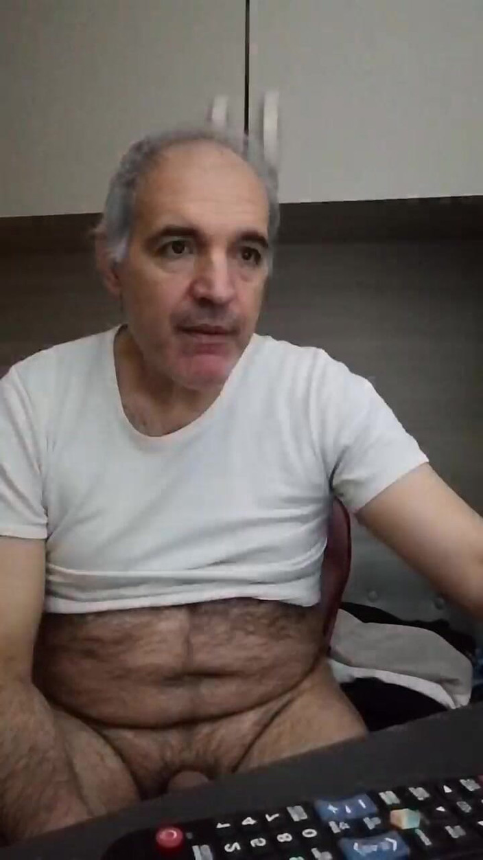 Setesesso7: Een meer van sperma op de salontafel voor jou Claudio