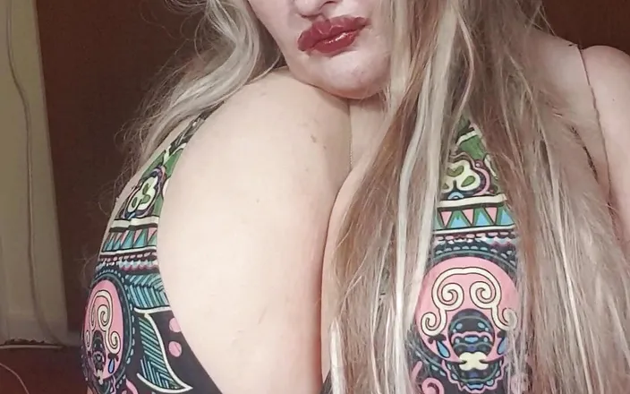 Susi4you: Susi in black boots is teasing fucking with toy