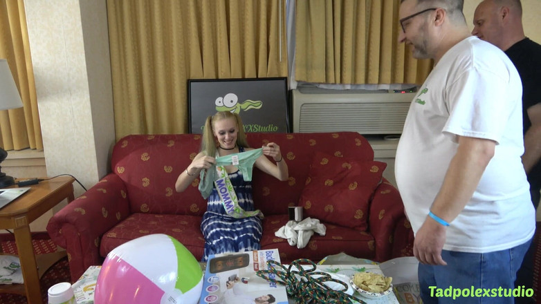 TadpolexStudio: Pregnant Luna Lips Baby Shower Gangbang