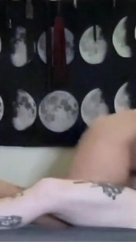 Esfregando, comendo buceta e dedando