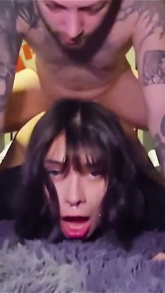 bobbigtula_official: 義理の妹が処女を失うために私にナンパしています