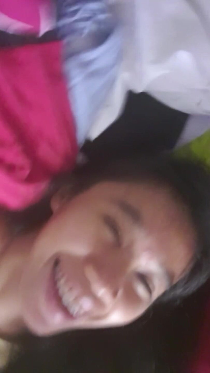 creamberryfairy: Chceš mě vidět nahou?