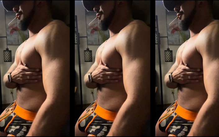 Reds and Muscles: 坐在那里，抚摸那个鸡巴！看我中风，抽烟，你的工作是和我一起受苦！