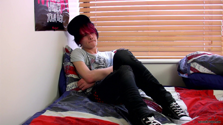 Lollipop Twinks: Emo Twink Damien Menyampaikan Beban