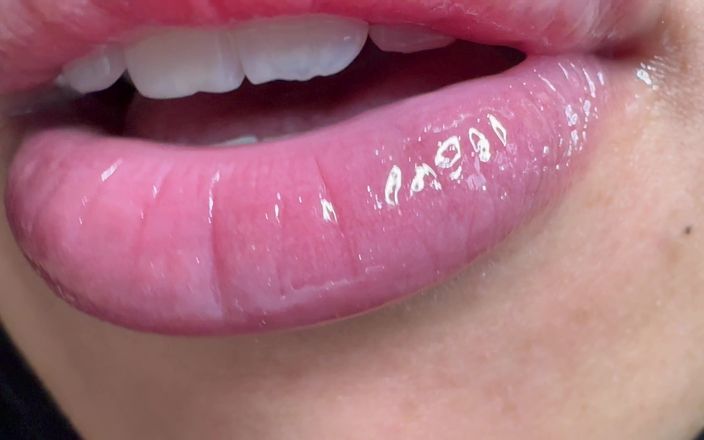 Asmr_mouth: Cewek raksasa mulut cowok mungil ini