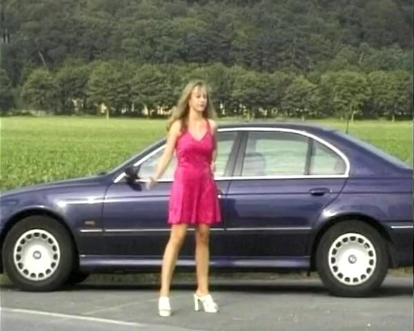 German Threesome: Podniesiony niemiecki autostopowicz został podwójnie penetrowany