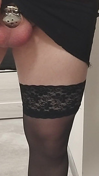 Flat Chastity, Black Mini