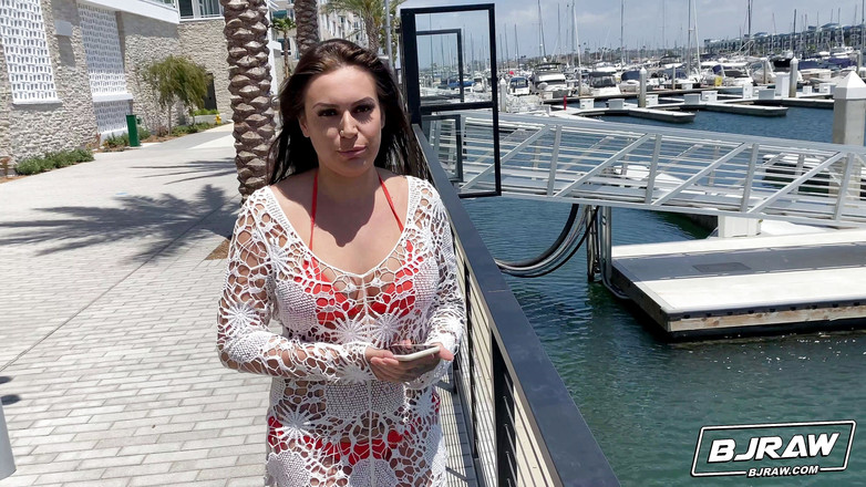 BJ Raw: BJRAW - Tori Avano uprawia masaż ust