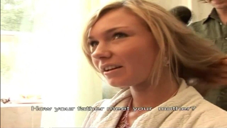 Vintage megastore: 拾ったブロンドのふしだらな女はキャスティングソファを試します。