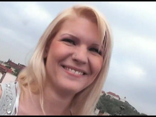 All Those Girlfriends: Nelly se dezbracă pe acoperiș