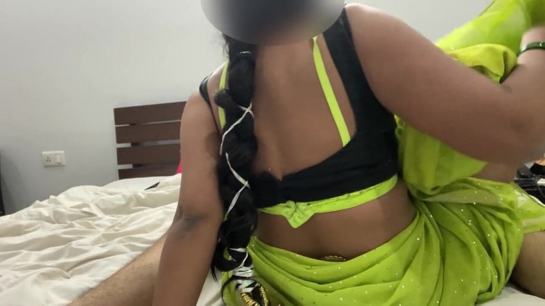 desi_babe1234: Гаряча індійська покоївка-тінка в сарі роздяглася і грубо відтрахана власником будинку
