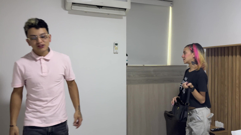 CatalinaPalvin: Apa yang bisa terjadi jika adik tiri yang hot berbagi...
