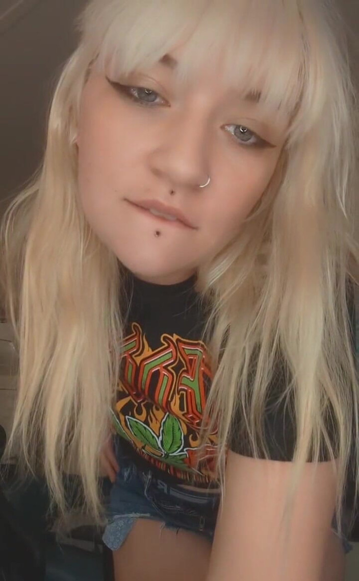 Evelyn Storm: ああ、いや、おっぱいを落とした;)