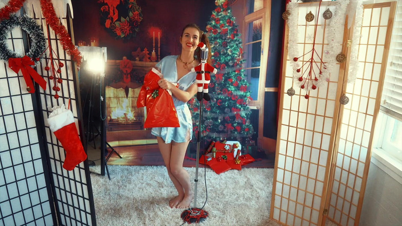 Piper Blush: Santa Claus Is Comin' to Town