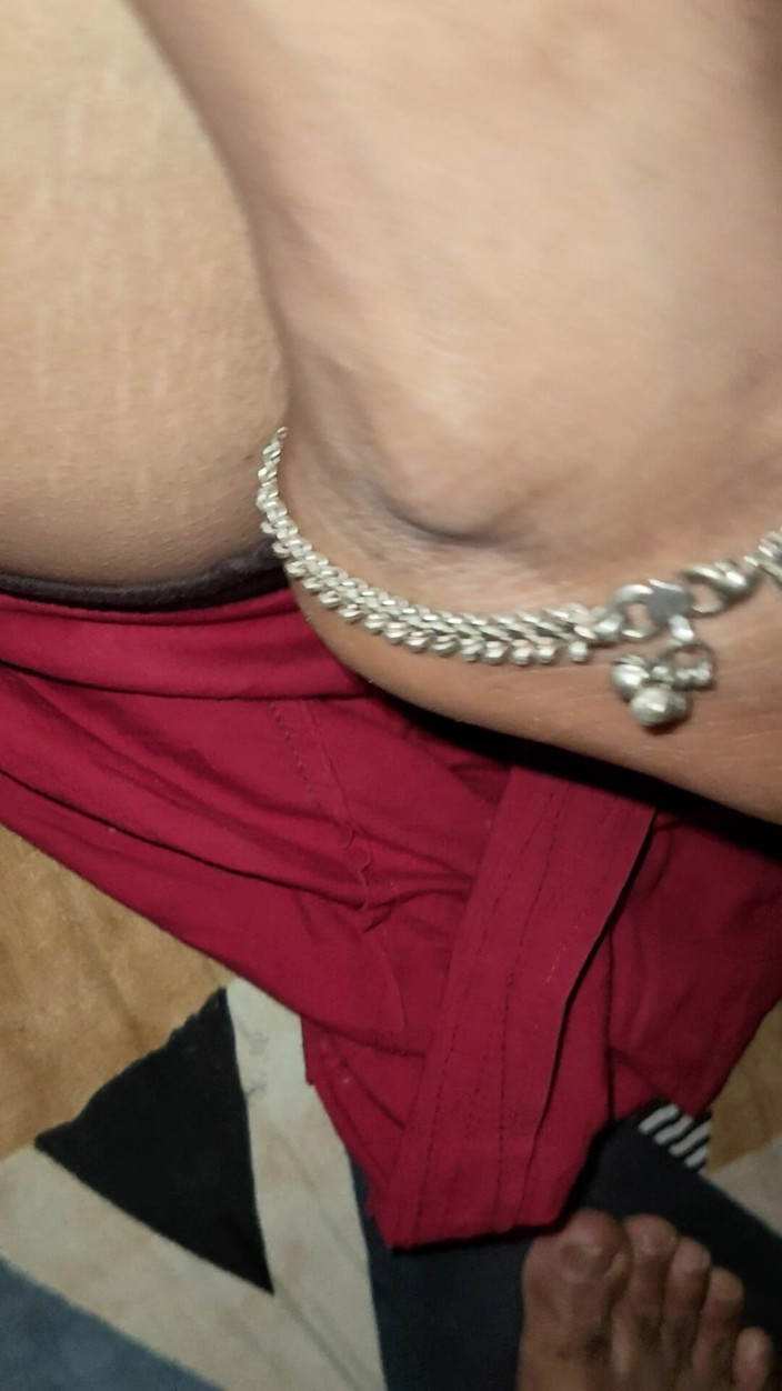 Sunnylesbians: Completo satisfeito quente indiana dona de casa seu marido