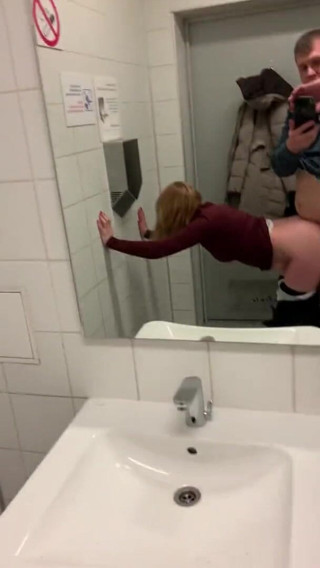 SugarNadya: Spontaneous sex at the airport of the depilation master.