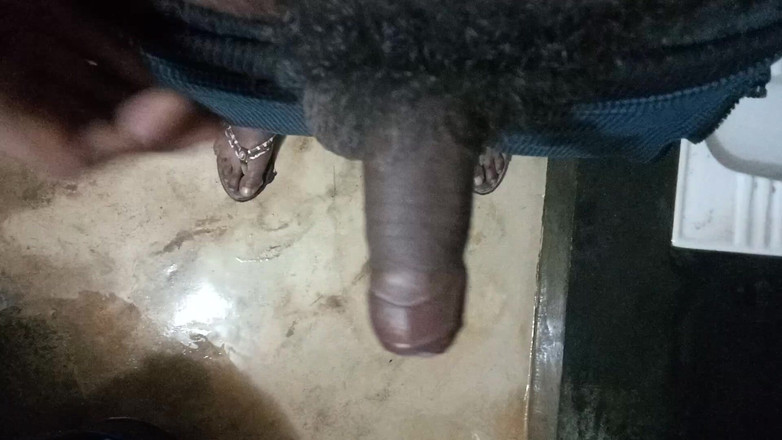 John Denver: Indická studentka má poprvé sex s těsnou kundičkou