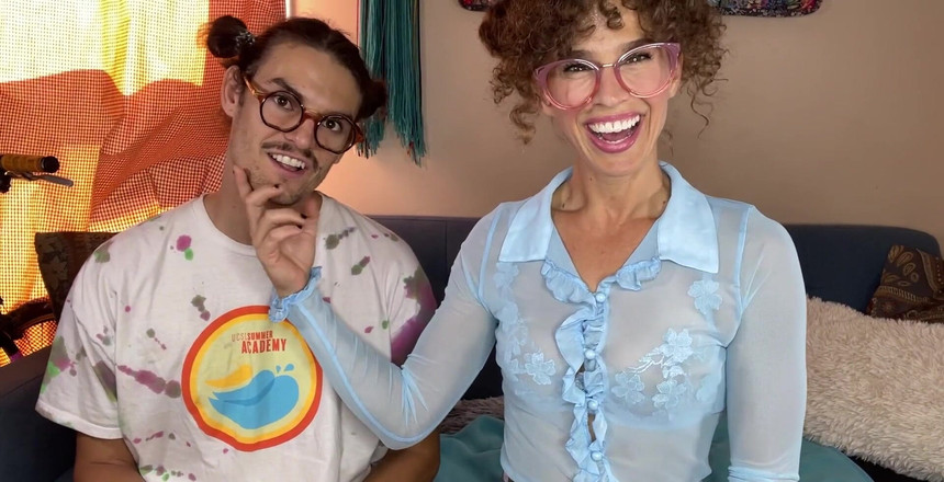 VibeWithMommy: 第1話!クリズルさんがセックスを学ぶことについて語ります!前戯とキス、服を着てグラインドする Lets Get Yo を案内します