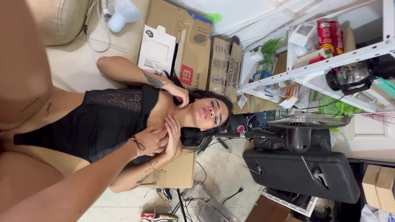 Pelaje mix: Gomelita Sampras este futută într-un depozit