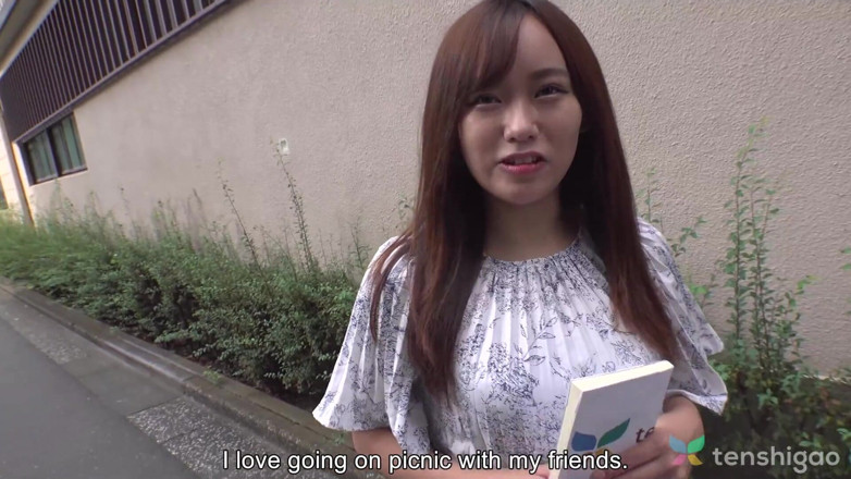 Tenshigao: Mimi Inamura Shows Us Her Shaved Pussy in Her First...