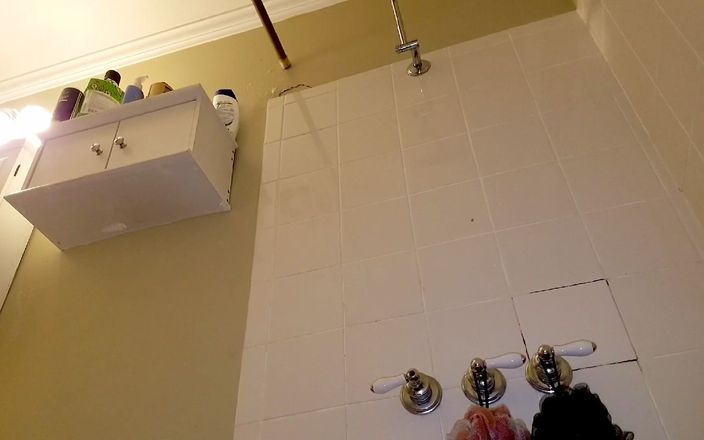 Mormon wife waterworks: असली मॉर्मन पत्नी मूत रही है घर का बना वीडियो