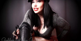 Goddess Misha Goldy: Anh biết tôi đang biến đàn ông alpha thành nô lệ lương nhỏ...
