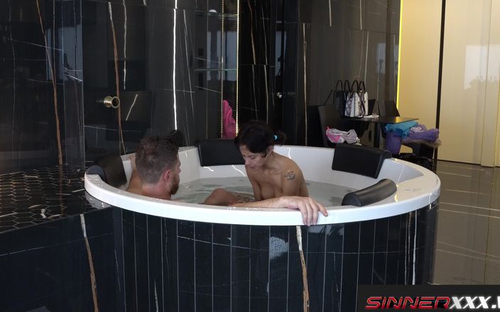 Sinners World: 射在我里面，爸爸。浪漫的情人节中出 - veronica leal激烈高潮